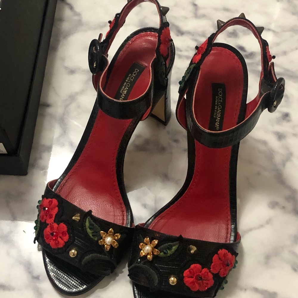 Dolce & Gabbana Embossed Leather Heels - Picture 12 of 16